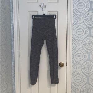 Lululemon wunder under leggings size 4